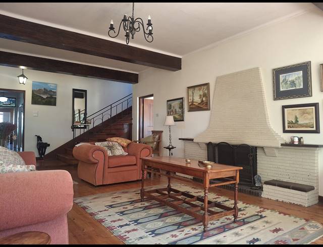4 BEDROOM FREEHOLD FOR SALE IN HILTON CENTRAL